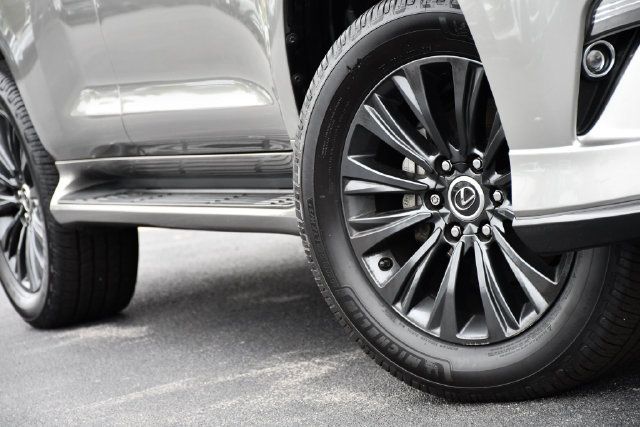 Used 2021 Lexus GX 460 Premium w/ Accessory Package AWD/4WD image 14