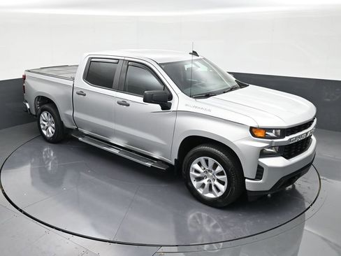 Used 2020 Chevrolet Silverado 1500 Custom w/ Custom Value Package image 18
