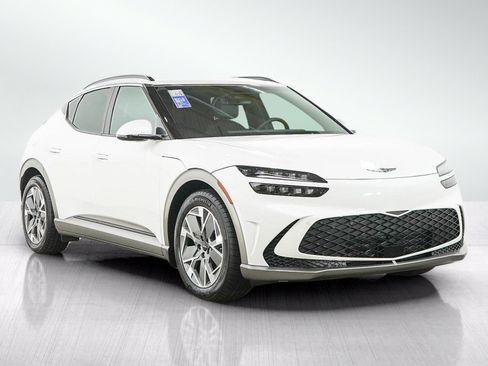 Used 2025 Genesis GV60 Advanced AWD/4WD image 7