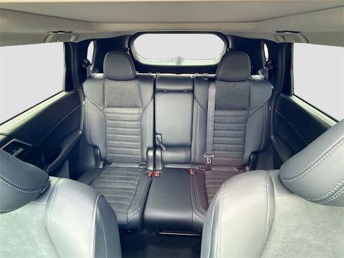 New 2025 Mitsubishi Outlander SE image 23