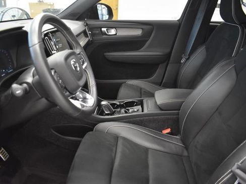 Used 2021 Volvo XC40 T5 R-Design w/ Advanced Package AWD/4WD image 22