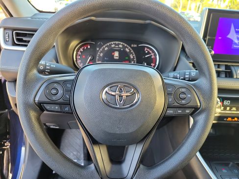 Used 2025 Toyota RAV4 XLE image 14