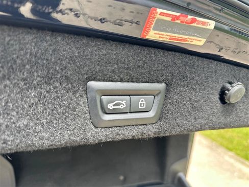 Used 2019 BMW 740i w/ Executive Package RWD image 33