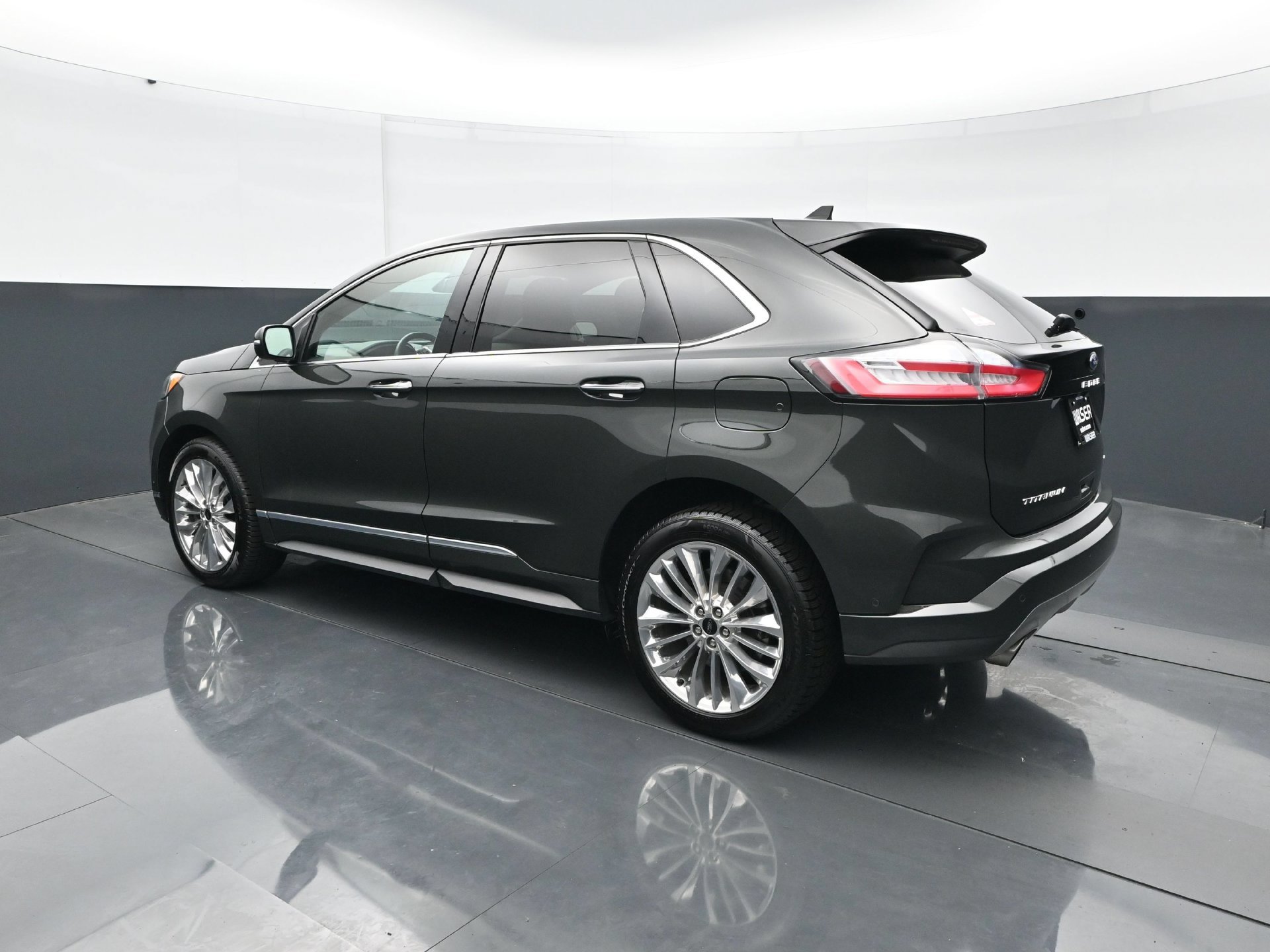 Used 2022 Ford Edge Titanium w/ Equipment Group 301A AWD/4WD image 4