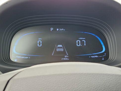 Used 2023 Hyundai Venue SE FWD image 23