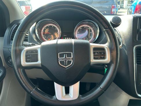 Used 2014 Dodge Grand Caravan American Value Package w/ UConnect Hands-Free Group image 12