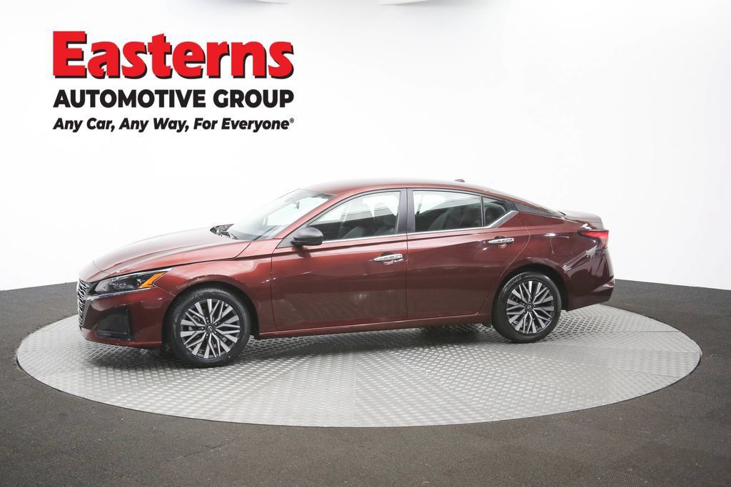 Used 2025 Nissan Altima 2.5 SV FWD image 56