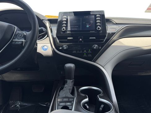 Used 2022 Toyota Camry LE FWD image 11