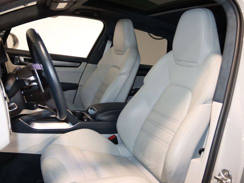 Used 2020 Porsche Cayenne Turbo AWD/4WD image 48