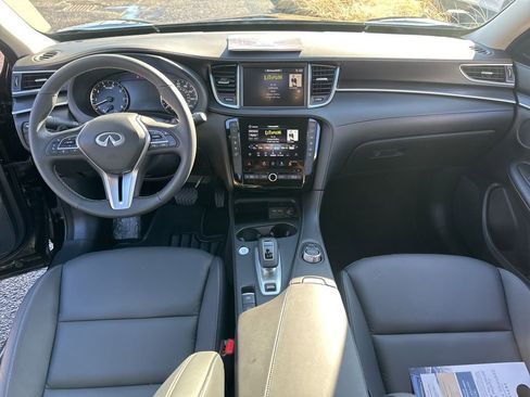 Certified 2025 INFINITI QX50 Pure image 41