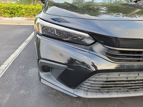 Used 2023 Honda Civic Sport image 9
