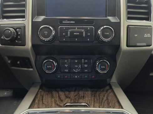 Used 2019 Ford F350 Lariat w/ Lariat Ultimate Package image 28