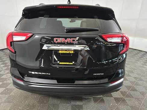 Used 2022 GMC Terrain SLE w/ Driver Convenience Package AWD/4WD image 4
