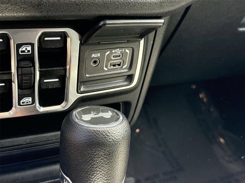 Used 2025 Jeep Wrangler Unlimited Sport AWD/4WD image 35