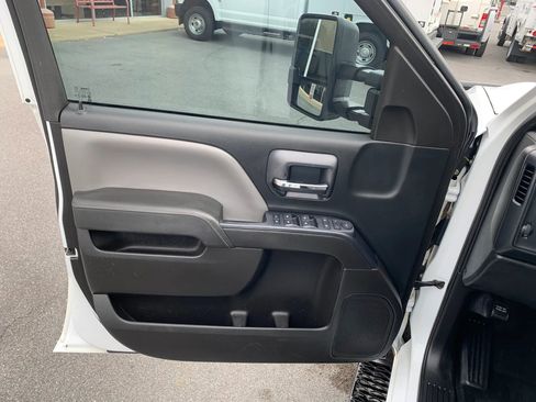 Used 2015 Chevrolet Silverado 3500 W/T w/ WT Convenience Package AWD/4WD image 9