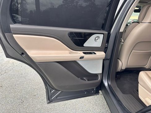 Used 2023 Lincoln Aviator Reserve w/ Equipment Group 201A image 25