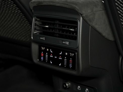 Used 2022 Audi RS Q8 AWD/4WD image 48