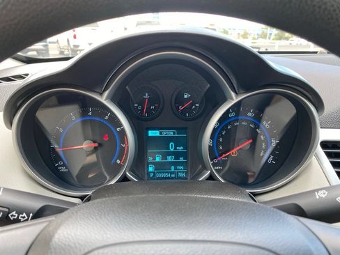 Used 2016 Chevrolet Cruze LS FWD image 17