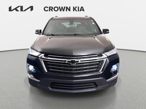 Used 2022 Chevrolet Traverse LT w/ LT Premium Package AWD/4WD image 2