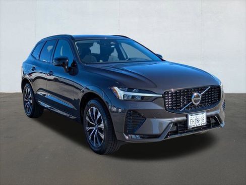 Used 2025 Volvo XC60 B5 Core w/ Protection Package Premier image 7