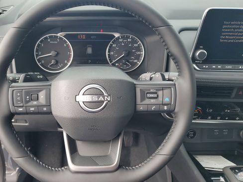 Used 2026 Nissan Rogue SV FWD image 12