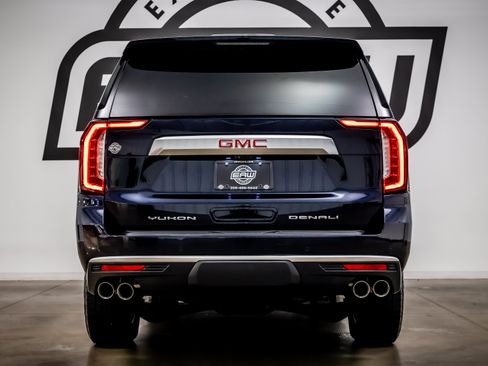 Used 2023 GMC Yukon XL Denali w/ Advanced Technology Package AWD/4WD image 11