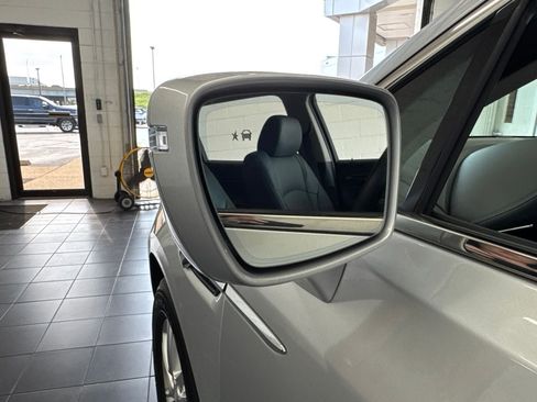 Used 2020 Buick Enclave Essence AWD/4WD image 14