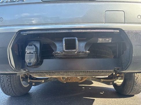 Used 2024 GMC Yukon XL Denali image 11