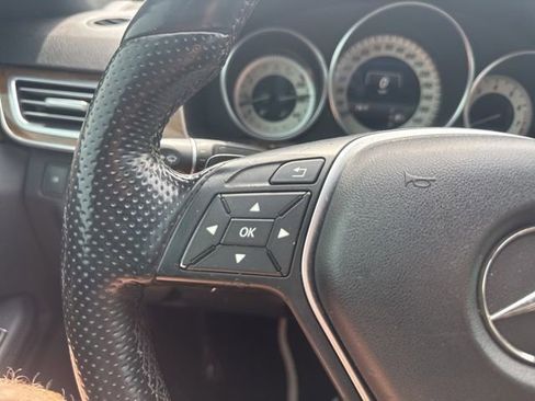 Used 2014 Mercedes-Benz E 550 4MATIC Sedan image 24