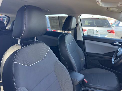 Certified 2023 Volkswagen Taos SE w/ Black Wheel Package FWD image 29