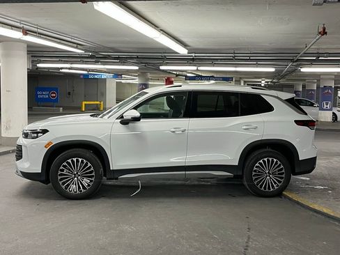 New 2026 Volkswagen Tiguan S AWD/4WD image 33