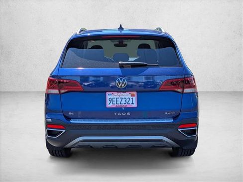 Used 2022 Volkswagen Taos SE w/ Panoramic Sunroof Package image 7
