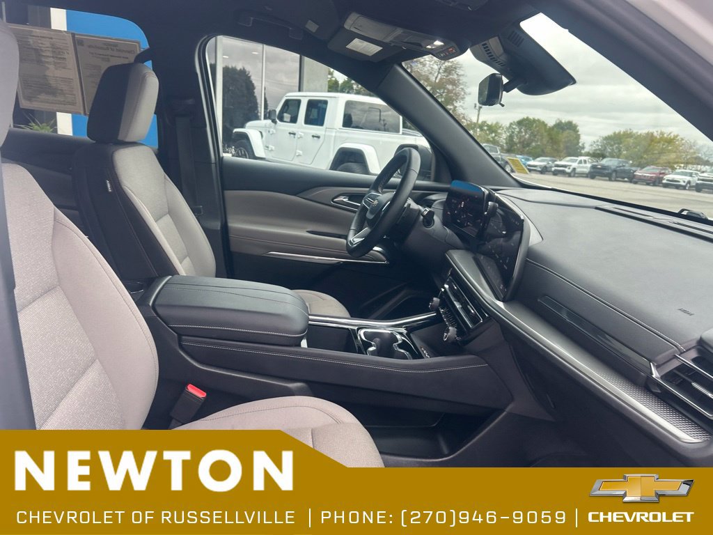 Used 2026 Chevrolet Traverse LT w/ Driver Confidence Package FWD image 23