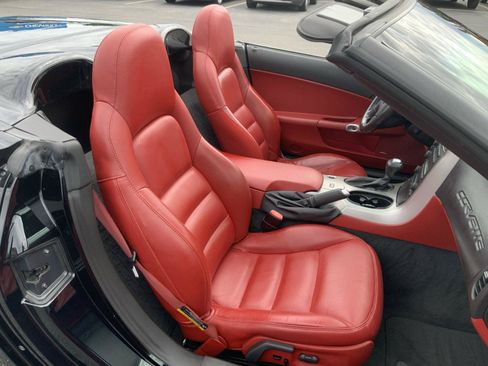 Used 2005 Chevrolet Corvette Convertible w/ Preferred Equipment Group RWD image 37
