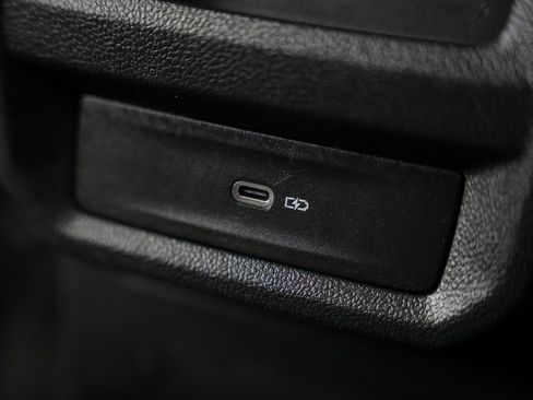 Used 2022 Volkswagen Taos SE image 40