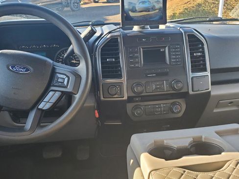 Used 2017 Ford F150 XLT image 7