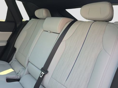 Used 2024 Cadillac Lyriq Luxury RWD image 12