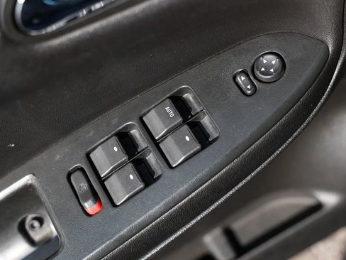 Used 2013 Chevrolet Impala LTZ FWD image 39