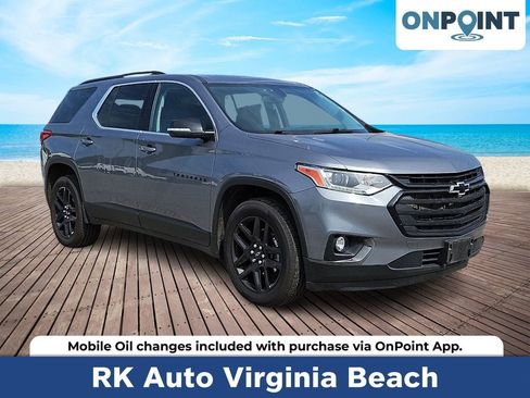 Used 2021 Chevrolet Traverse LT FWD image 1