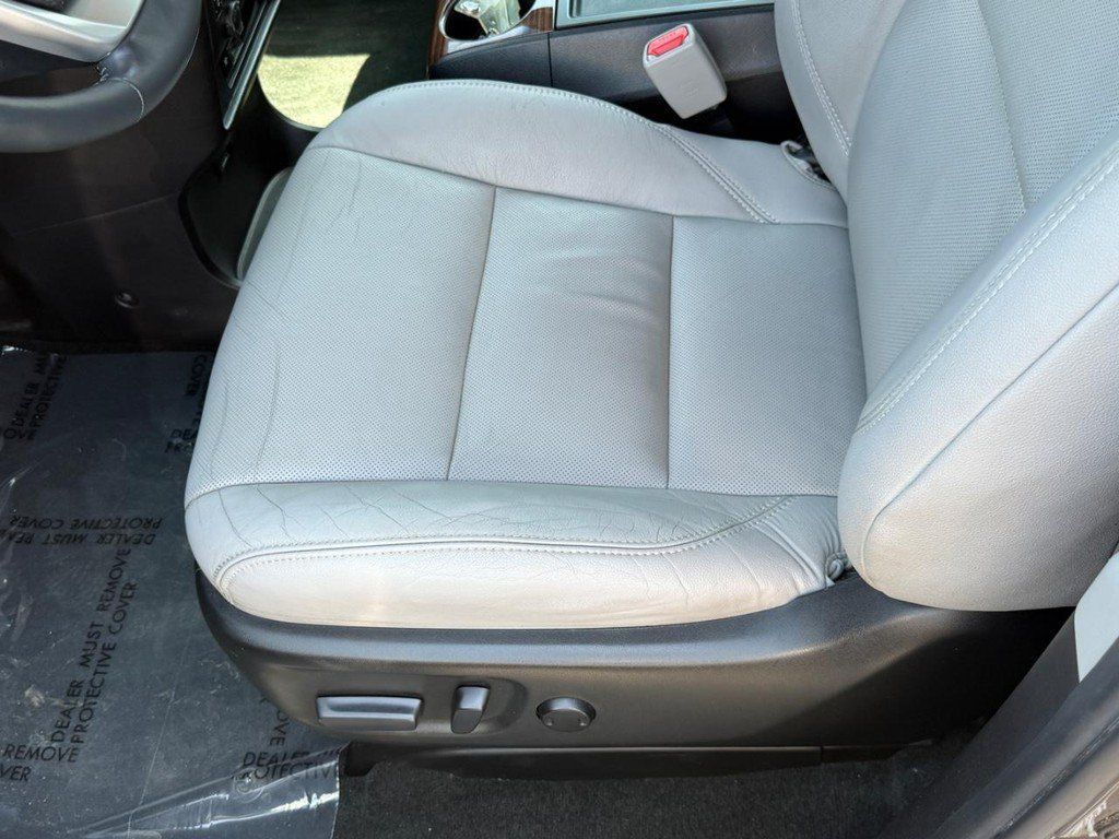 Used 2017 Toyota Sienna Limited Premium AWD/4WD image 17