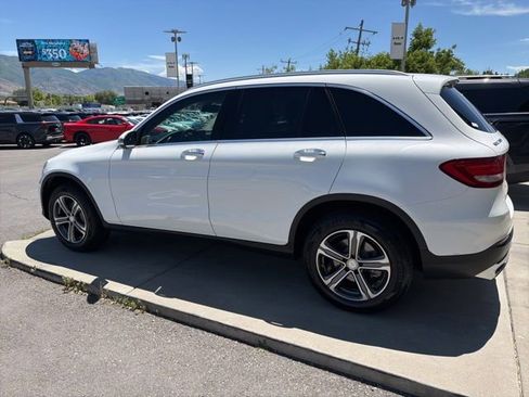 Used 2017 Mercedes-Benz GLC 300 4MATIC image 3