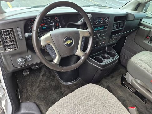 Used 2018 Chevrolet Express 3500 LT w/ LT Preferred Equipment Group RWD image 10