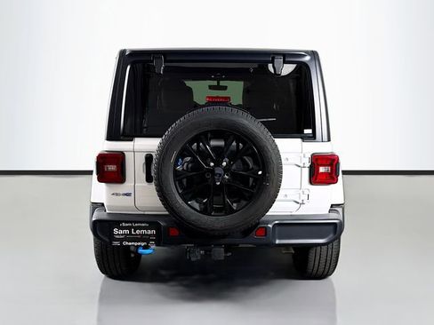 Used 2023 Jeep Wrangler Unlimited Sahara w/ Cold Weather Group image 6