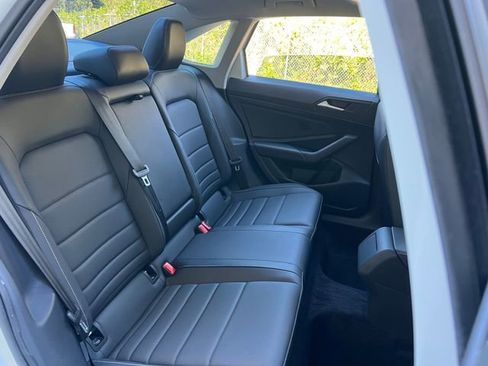 Used 2021 Volkswagen Jetta SE image 27