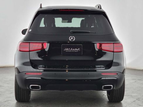 Used 2026 Mercedes-Benz GLB 250 image 4