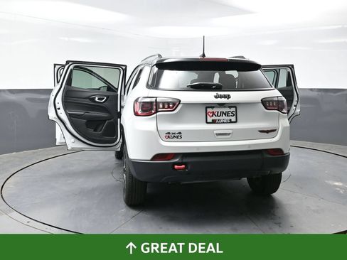 Used 2025 Jeep Compass Trailhawk AWD/4WD image 59