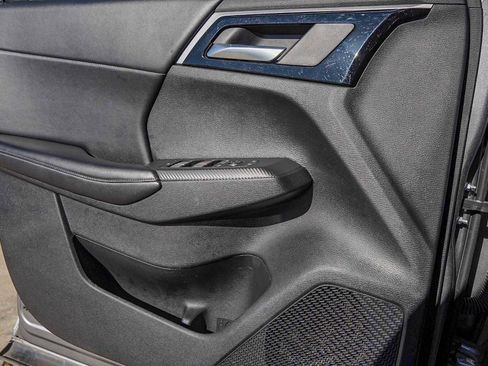 Used 2023 Mitsubishi Outlander SE image 23