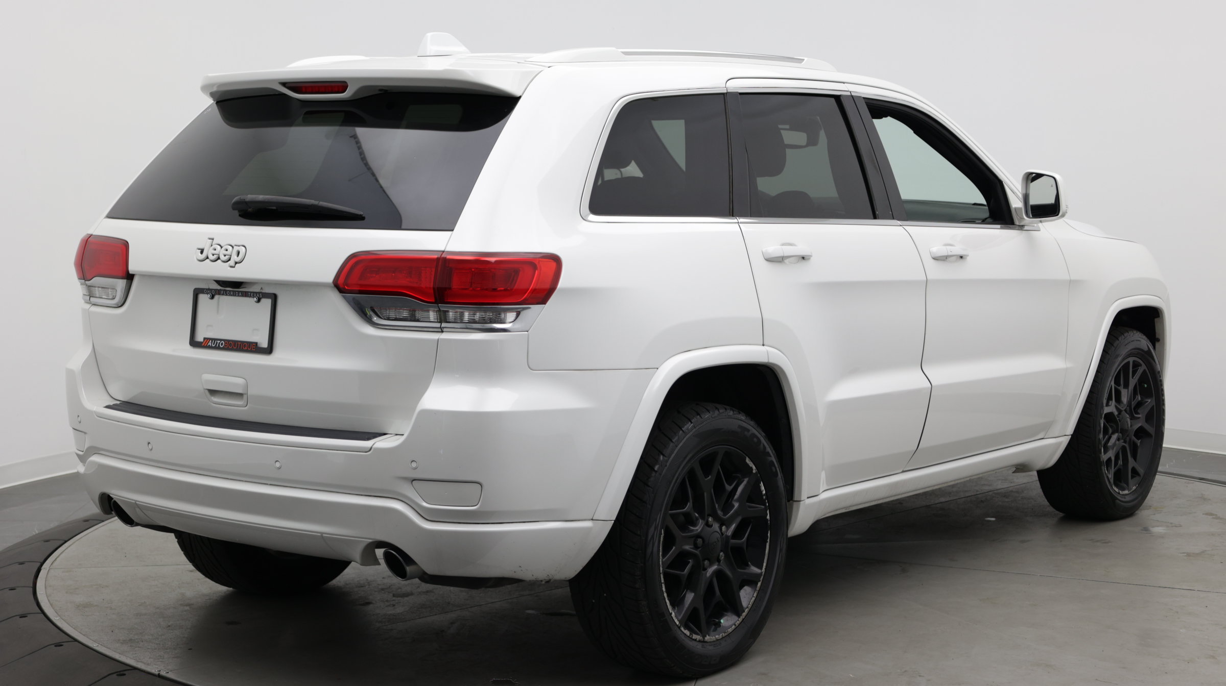 Used 2020 Jeep Grand Cherokee Overland RWD image 10