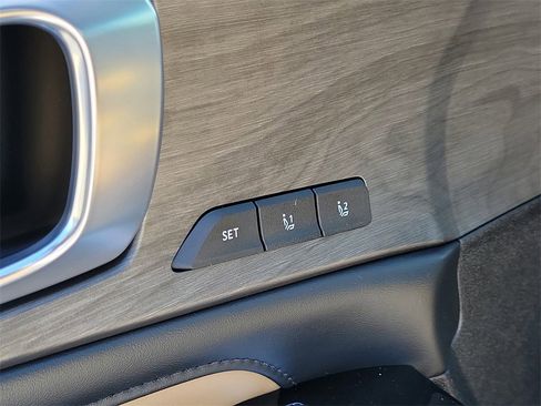 Used 2025 Kia Sorento SX Prestige w/ Olive Brown Leather Package image 20