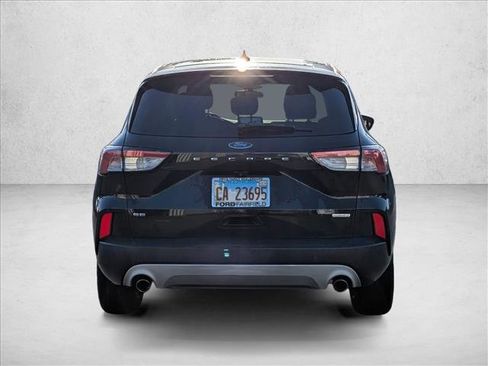 Used 2020 Ford Escape SE image 6